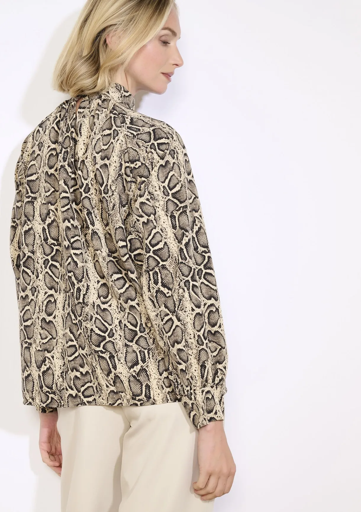 LolaLiza Blouse met slangenprint- Blouses En Hemden