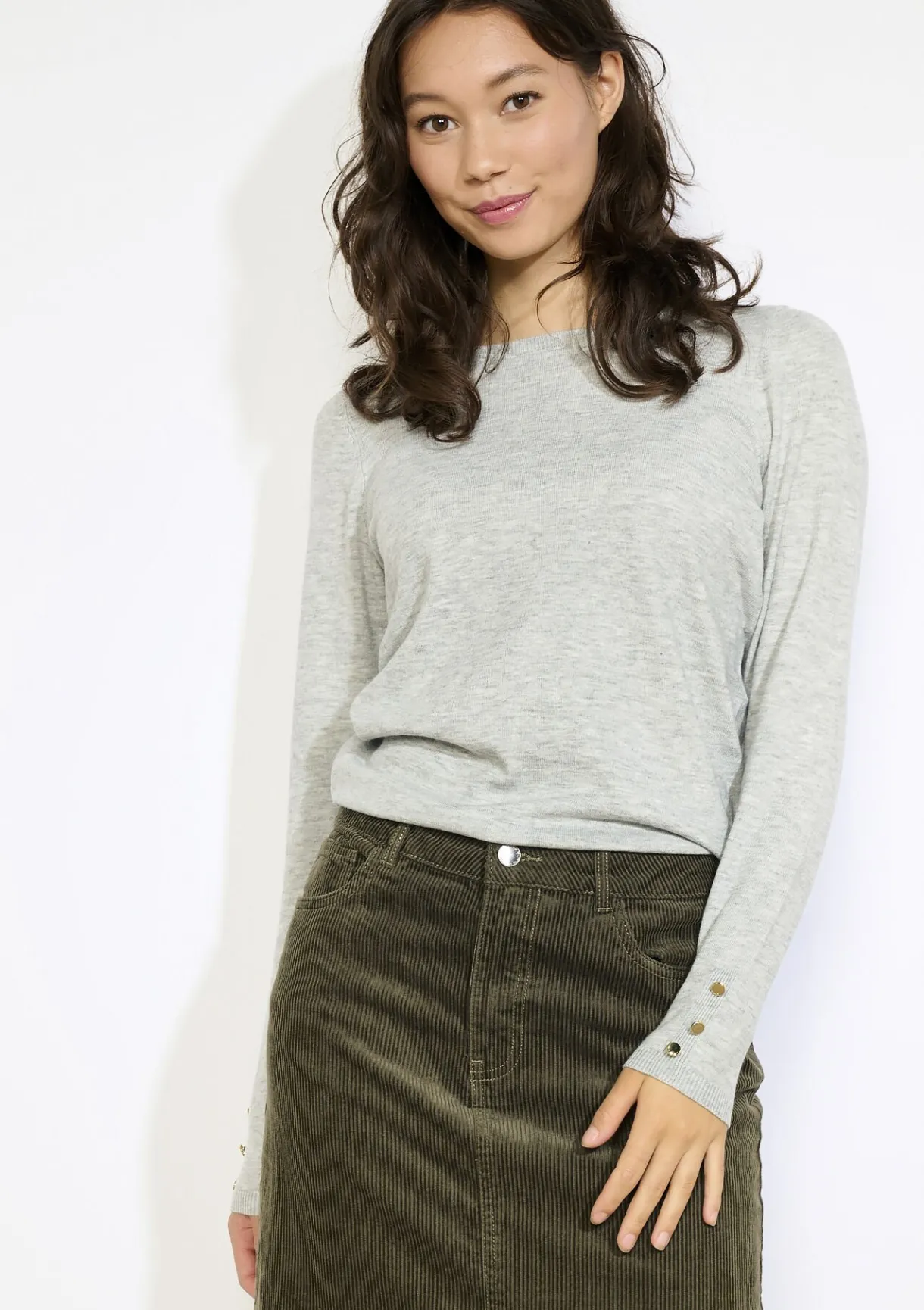 LolaLiza Fijngebreide trui met knopen- Truien En Cardigans