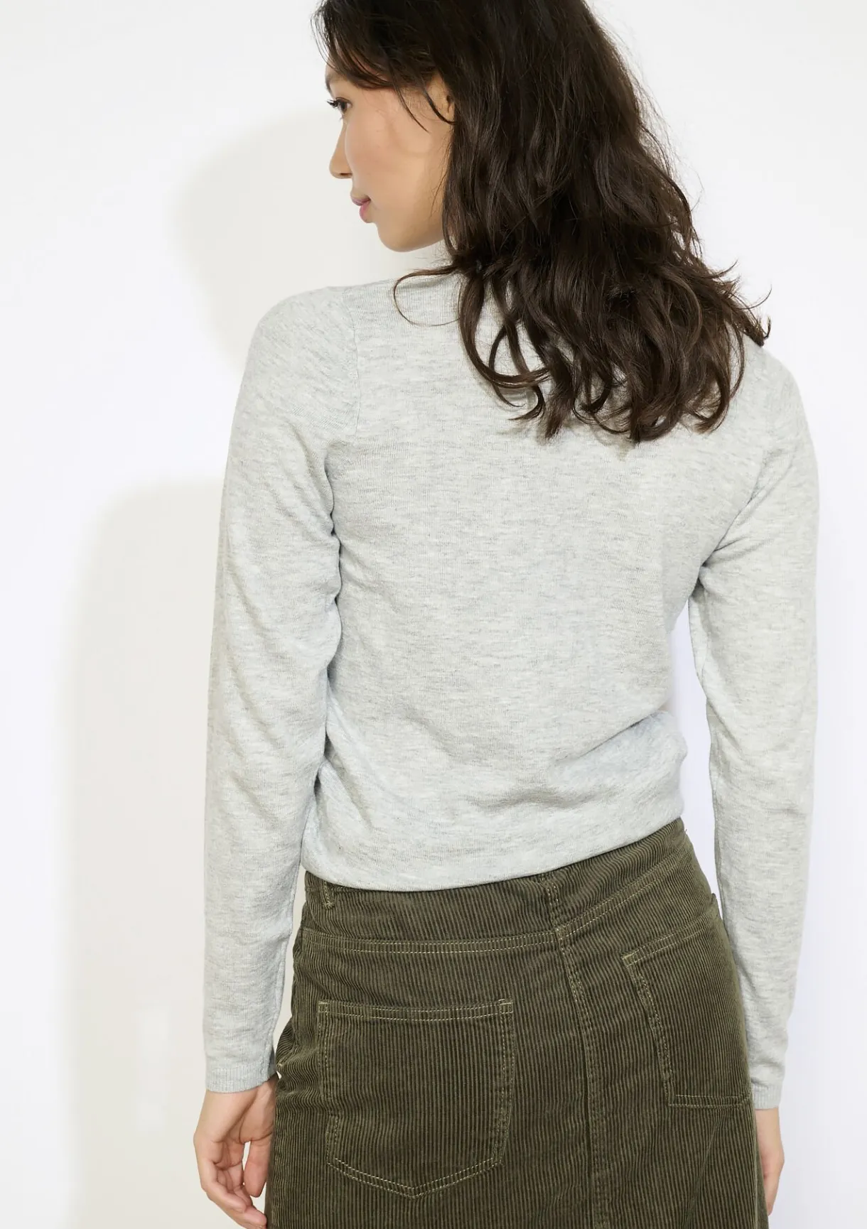 LolaLiza Fijngebreide trui met knopen- Truien En Cardigans