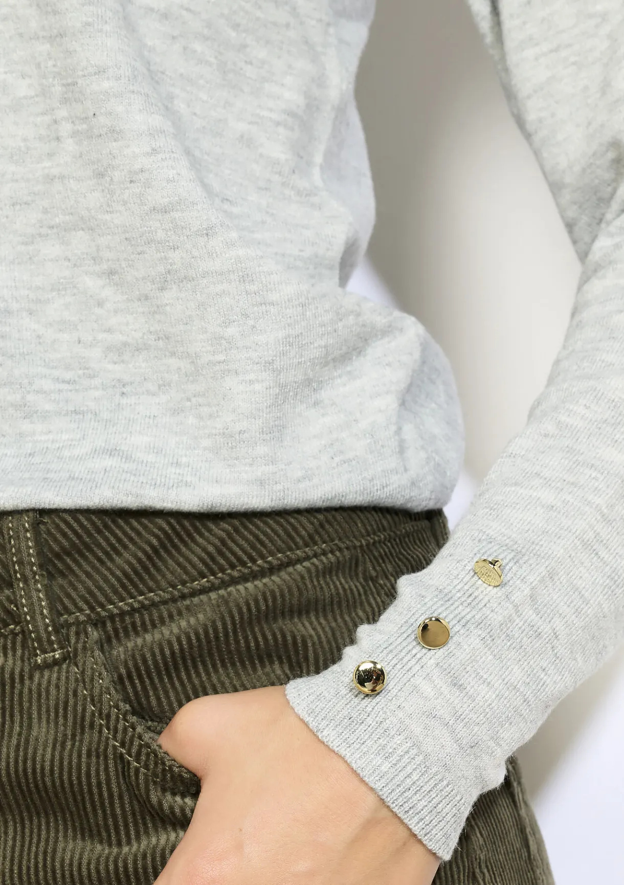 LolaLiza Fijngebreide trui met knopen- Truien En Cardigans