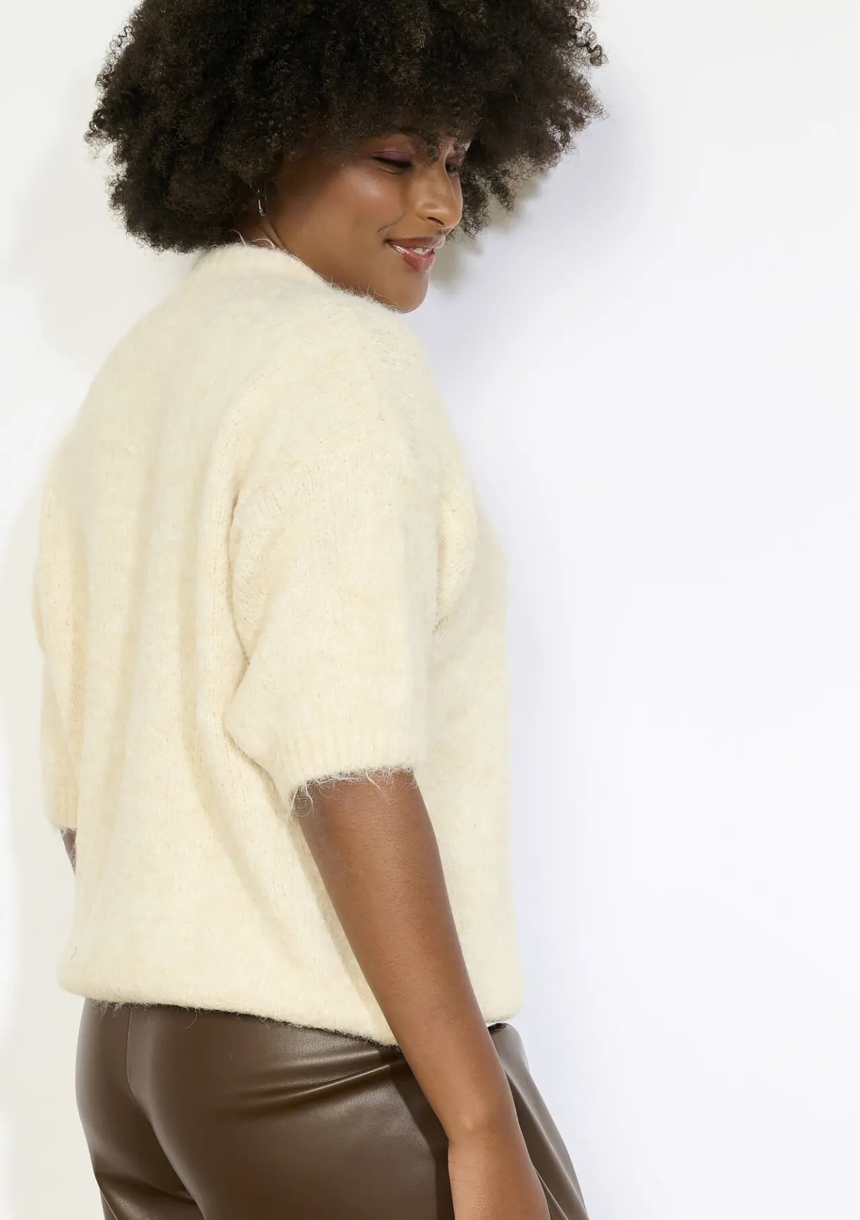 LolaLiza Fluffy trui met korte mouwen- Truien En Cardigans