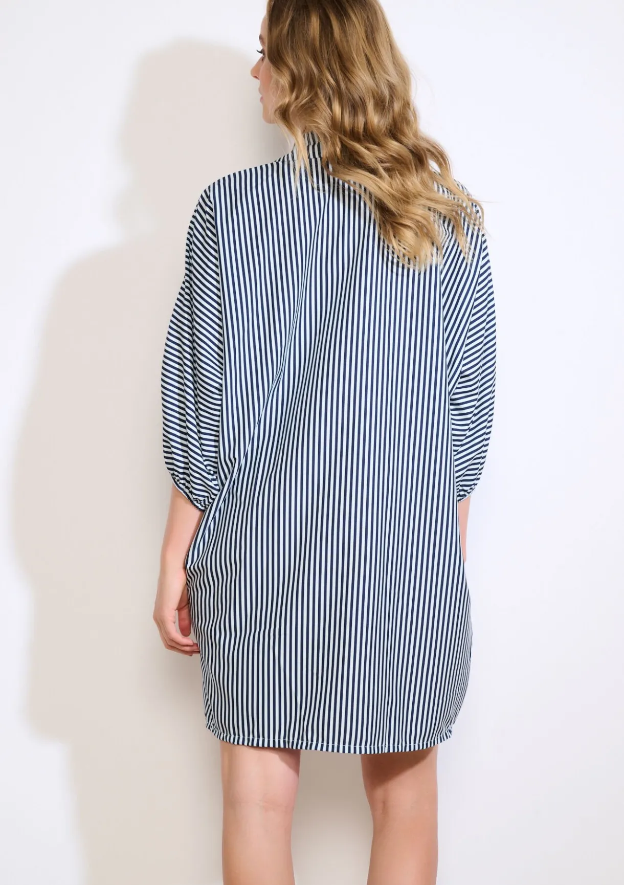 LolaLiza Gestreepte overhemdjurk met bloemen- Jurken