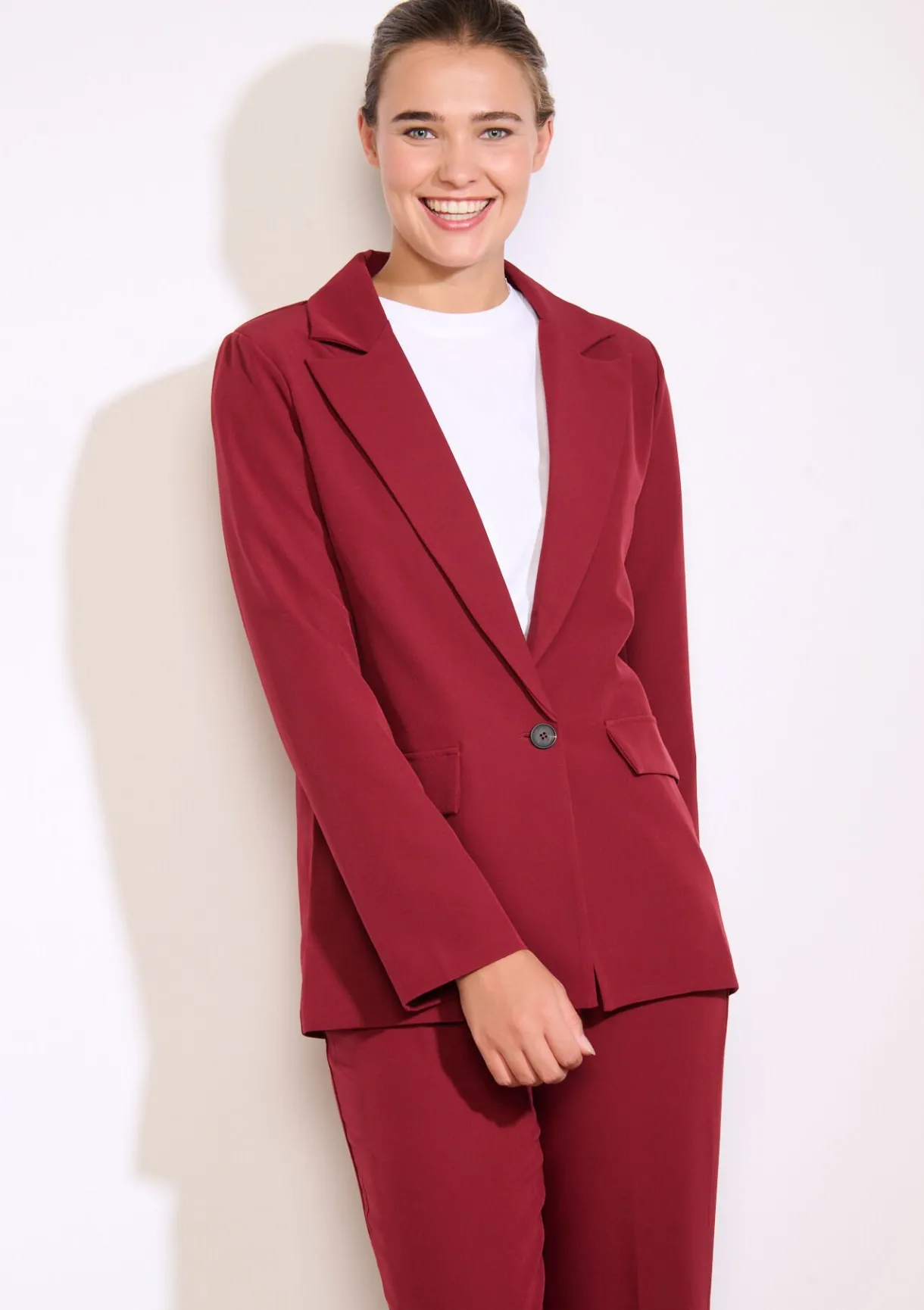 LolaLiza Getailleerde blazer met knoop- Vesten En Blazers|Co-Ord Sets