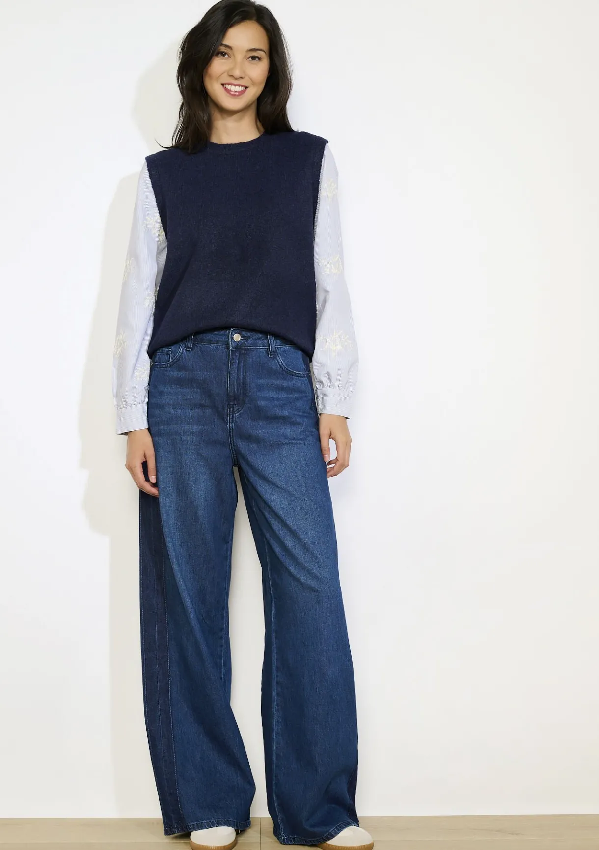 LolaLiza High-waist wide leg jeans- Jeans