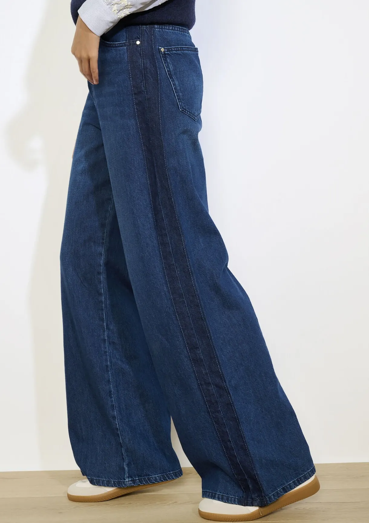 LolaLiza High-waist wide leg jeans- Jeans