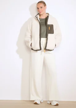 LolaLiza Jas met capuchon in imitatievacht- Loungewear|Vesten En Blazers