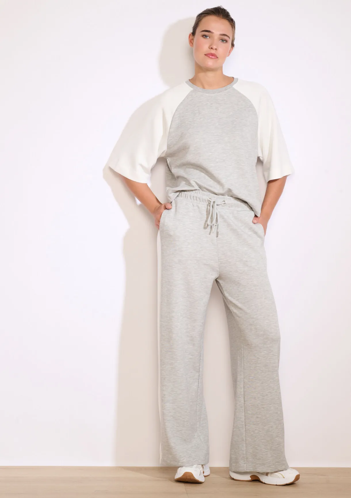 LolaLiza Joggingbroek met contrastbanden- Loungewear|Co-Ord Sets