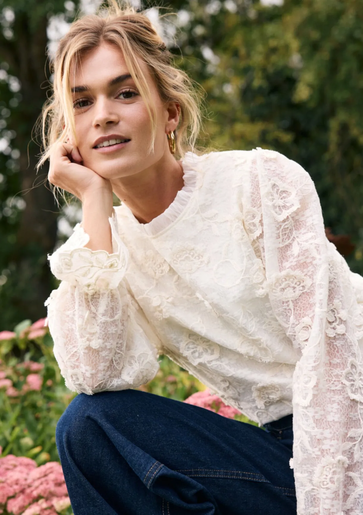 LolaLiza Kanten blouse met bloemen- Blouses En Hemden