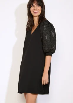 LolaLiza Korte jurk met geborduurde mouwen- Jurken