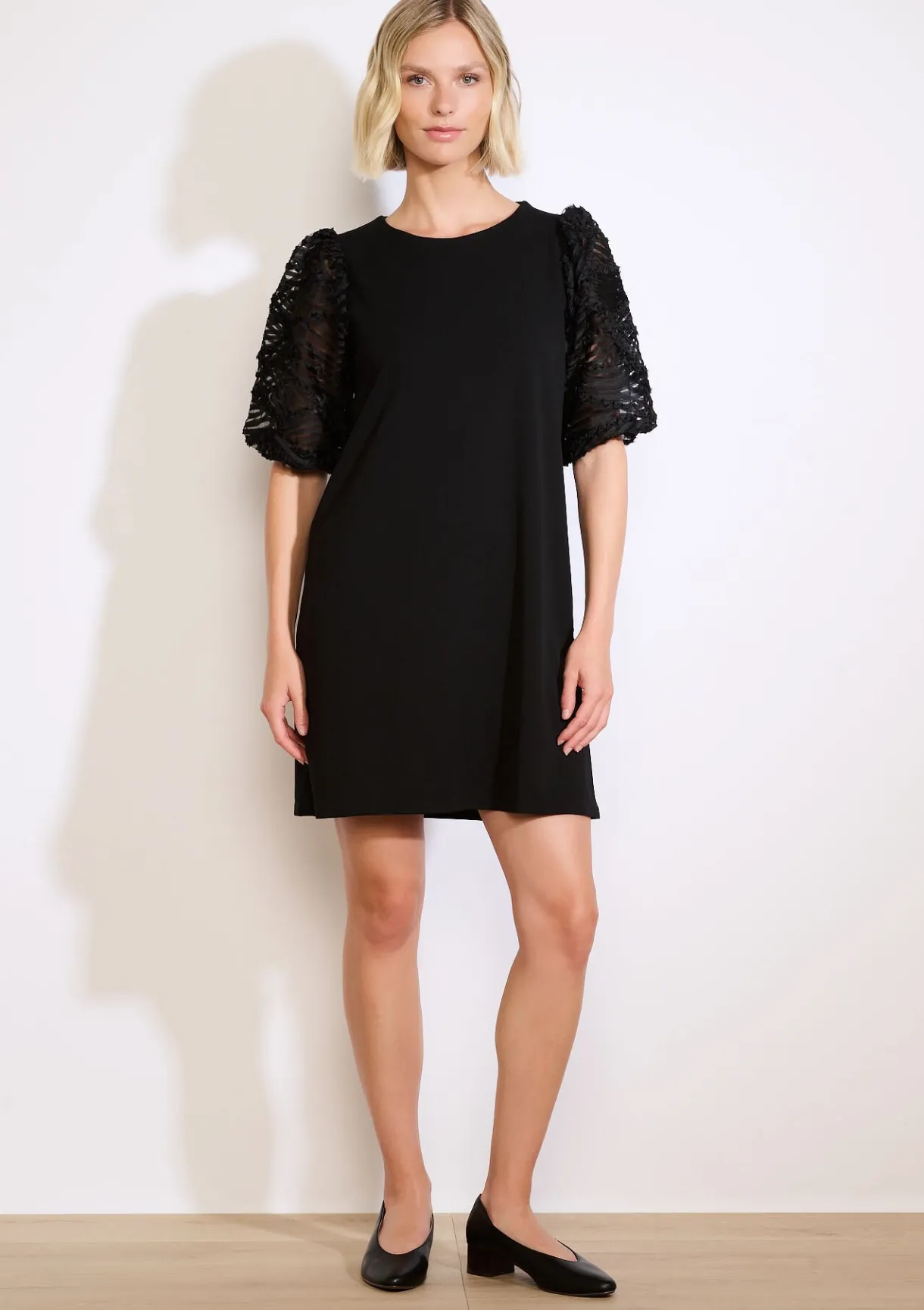 LolaLiza Korte jurk met kantmouwen- Jurken