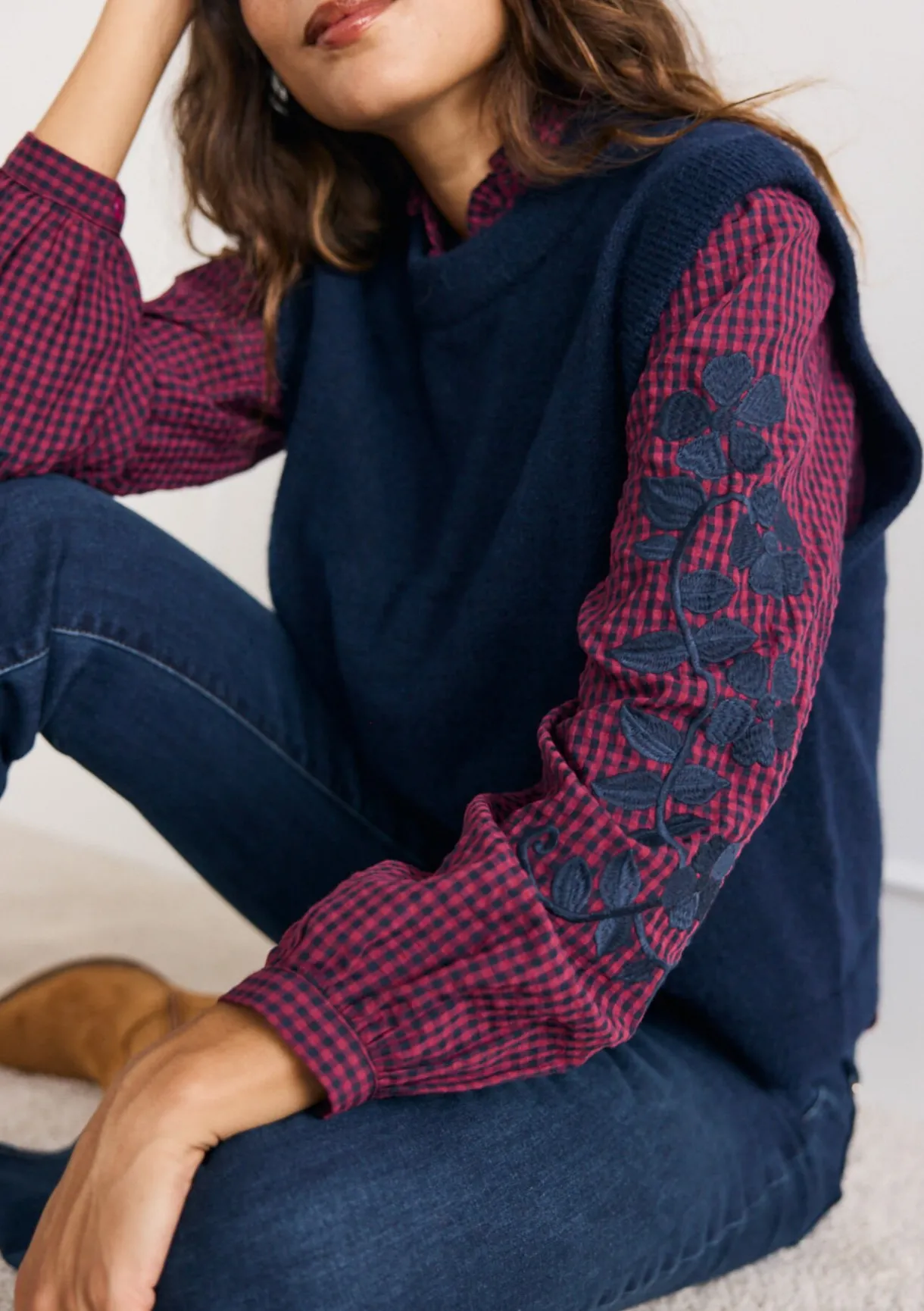 LolaLiza Losvallende geborduurde blouse- Blouses En Hemden