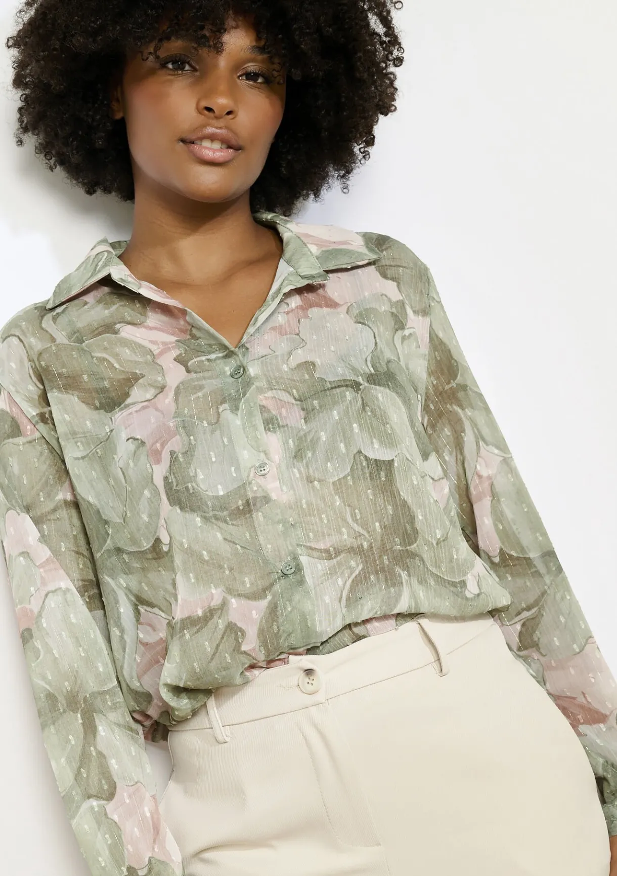 LolaLiza Luchtige bloemenblouse- Blouses En Hemden