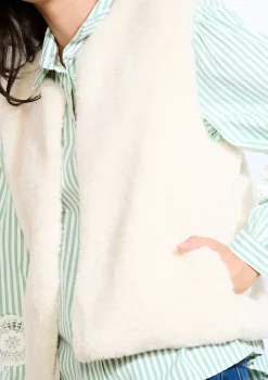 LolaLiza Mouwloos teddy gilet- Vesten En Blazers