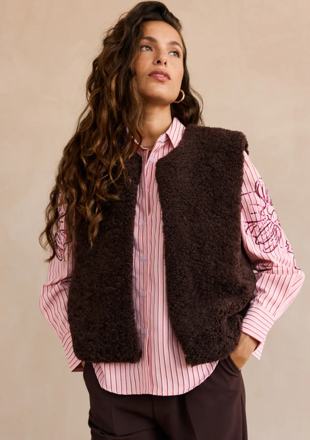 LolaLiza Mouwloos teddy gilet- Vesten En Blazers