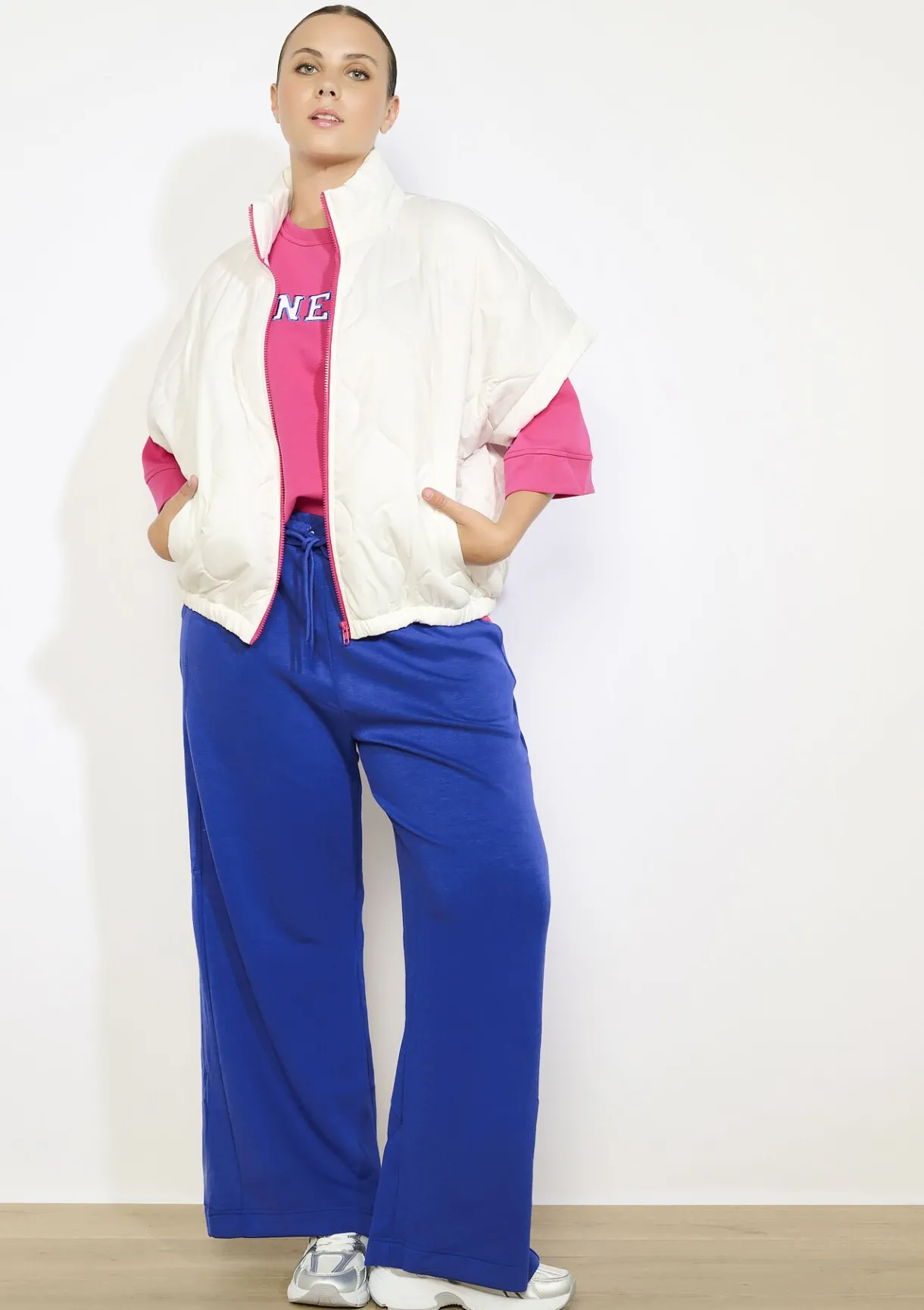 LolaLiza Mouwloze gewatteerde jas- Vesten En Blazers