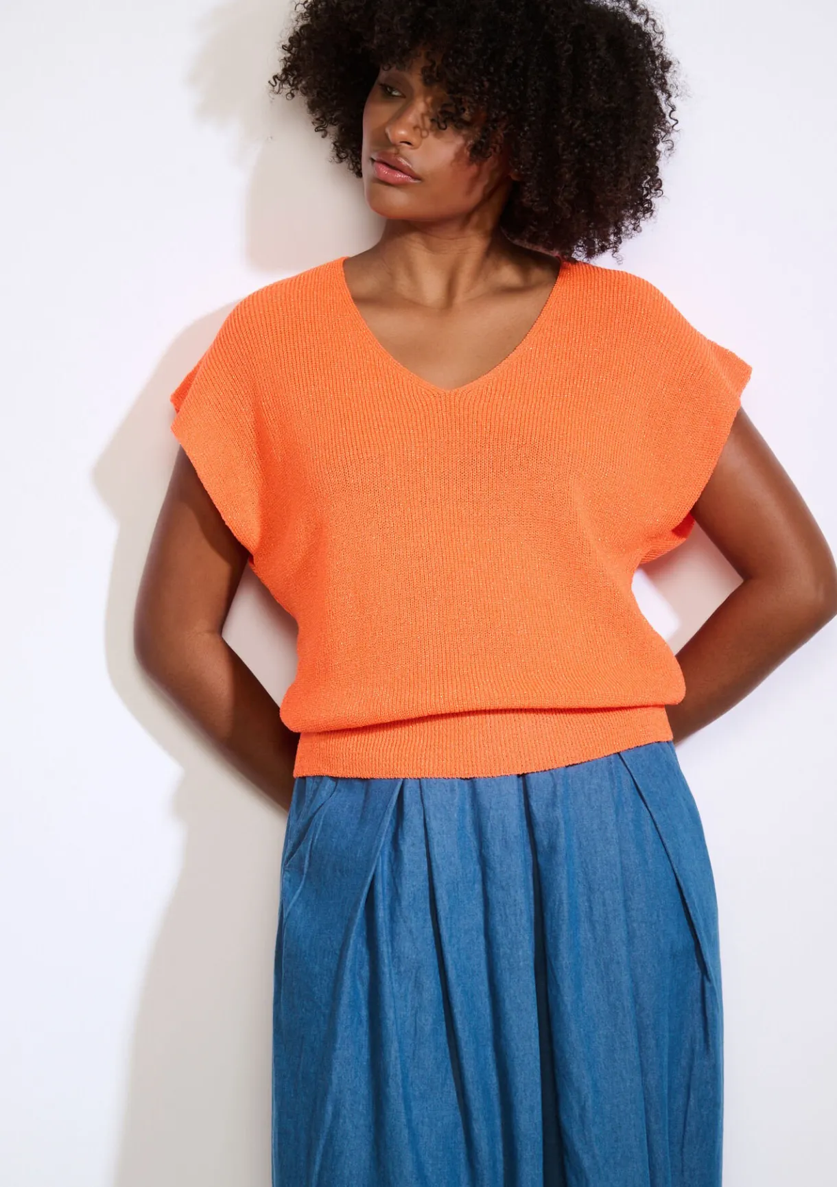 LolaLiza Mouwloze top in fijne knit- Truien En Cardigans