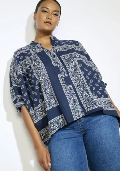 LolaLiza Oversized blouse met bandanaprint- Blouses En Hemden