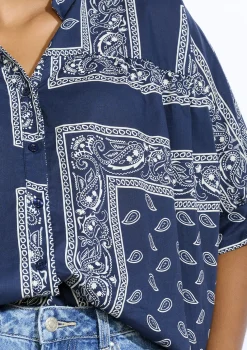 LolaLiza Oversized blouse met bandanaprint- Blouses En Hemden