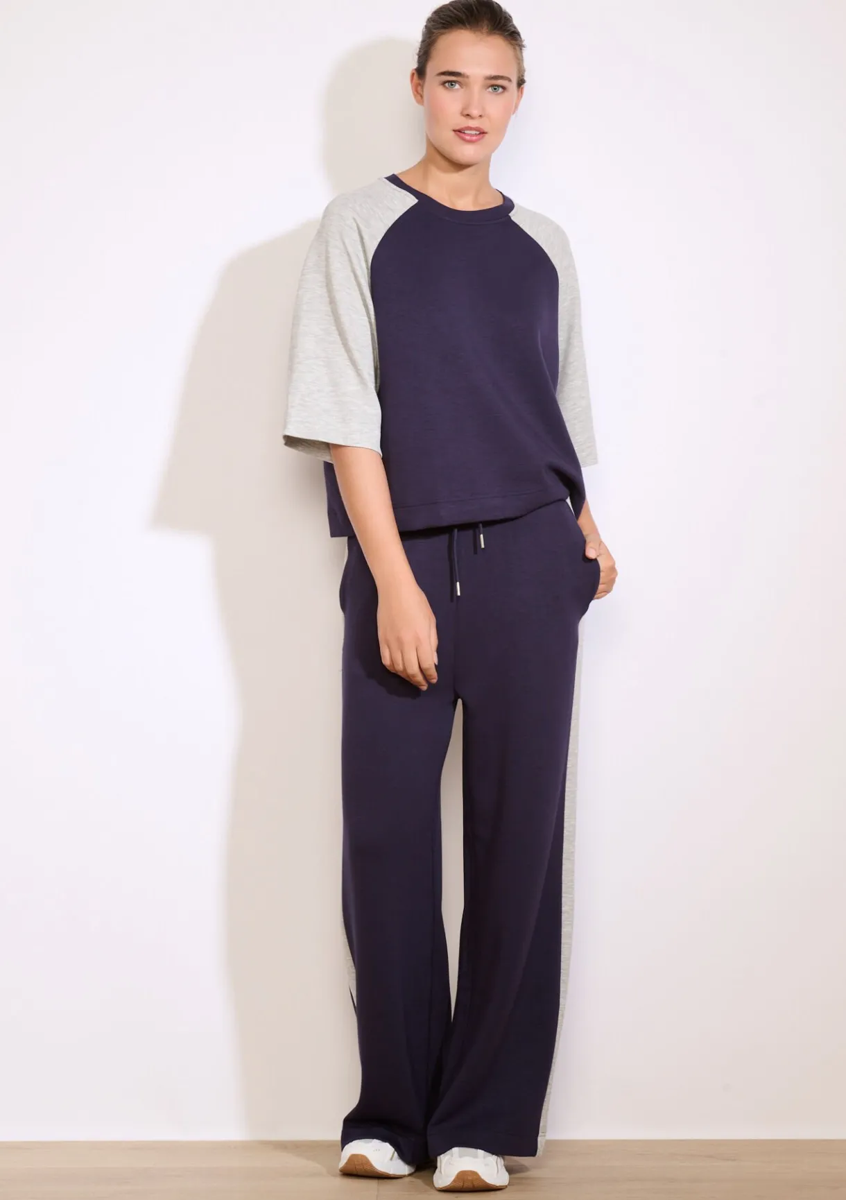 LolaLiza Oversized sweatshirt met contrast- Sweats|Loungewear