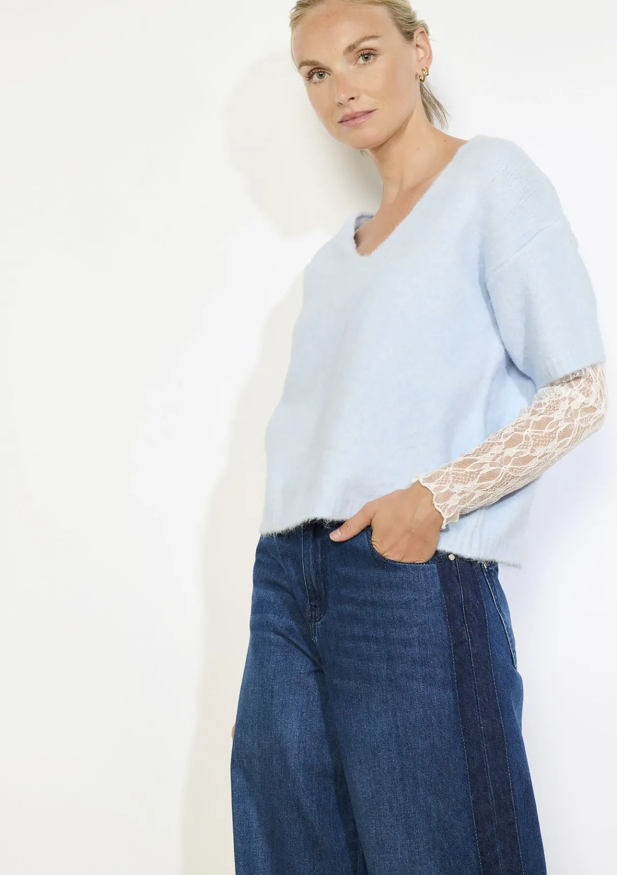 LolaLiza Pluizige trui met kanten lagen- Truien En Cardigans