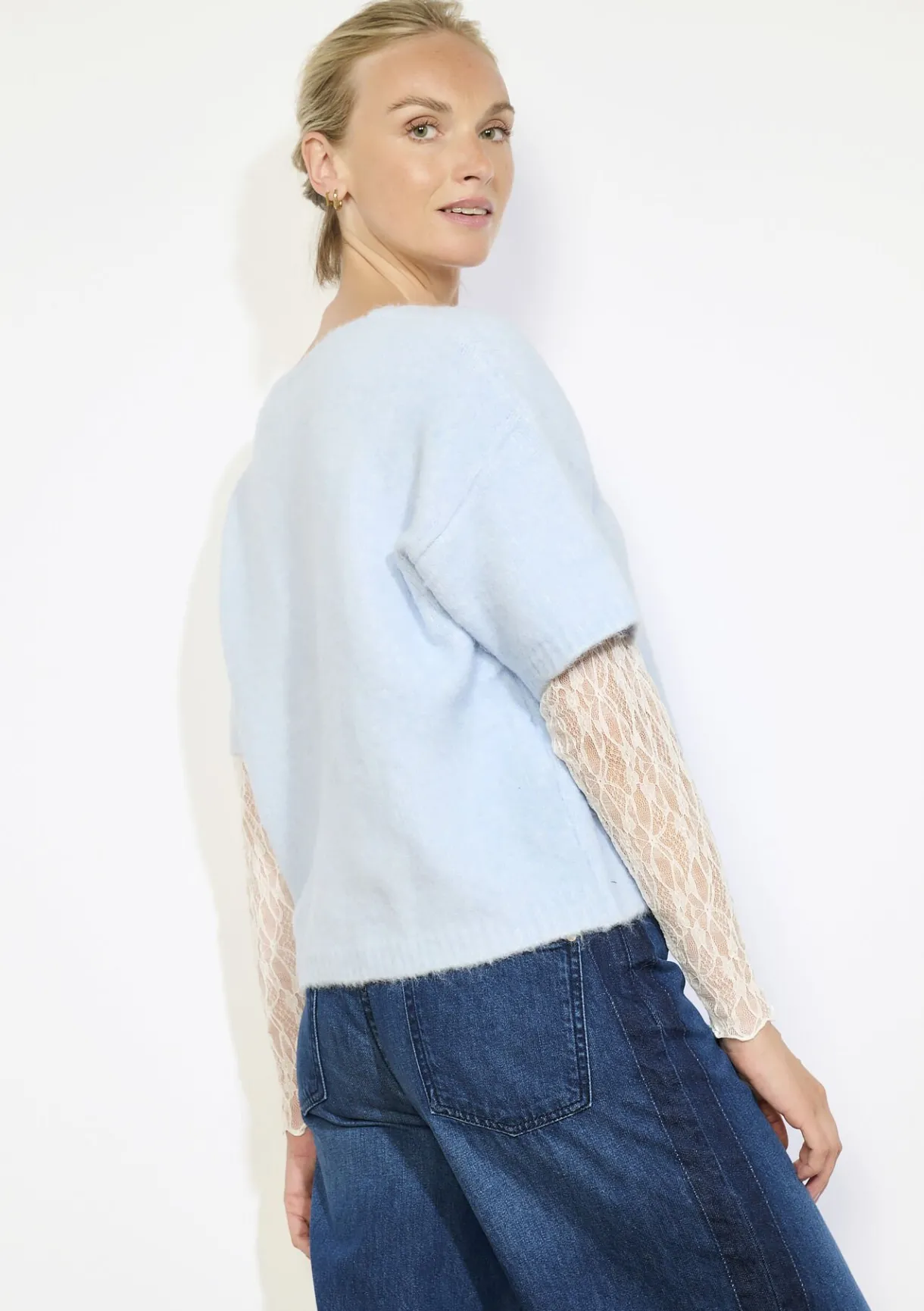 LolaLiza Pluizige trui met kanten lagen- Truien En Cardigans