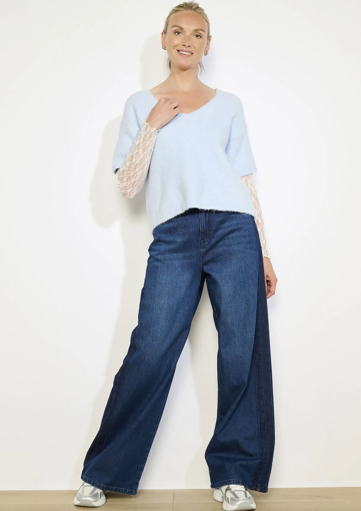 LolaLiza Pluizige trui met kanten lagen- Truien En Cardigans