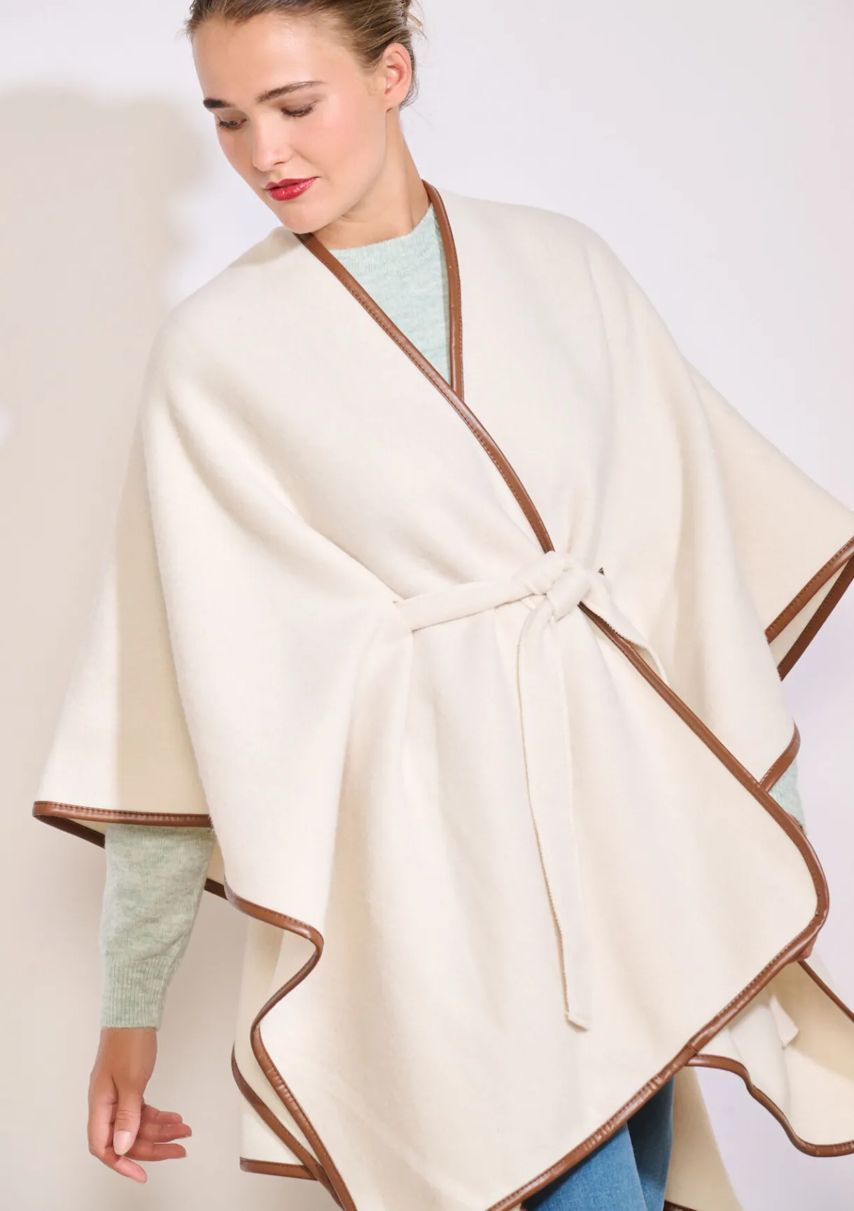 LolaLiza Poncho met ceintuur- Accessoires|Mantels En Jassen