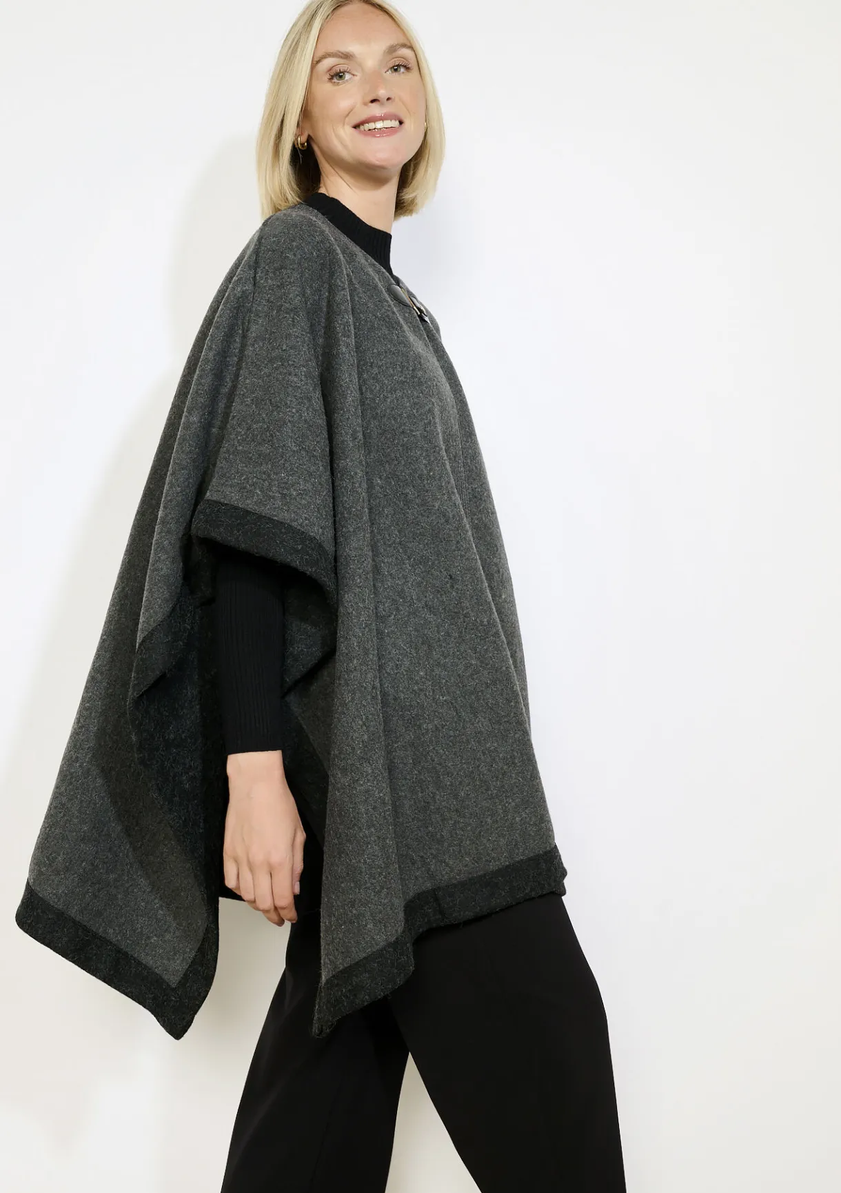 LolaLiza Poncho met elegante sluiting- Accessoires|Mantels En Jassen