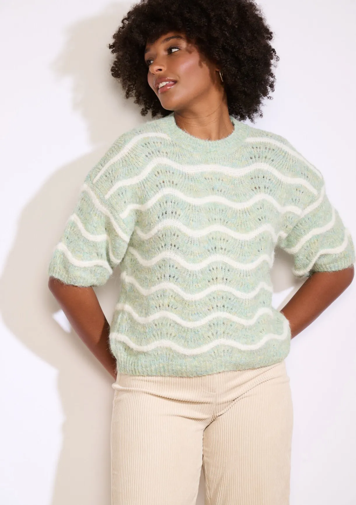 LolaLiza Pullover met korte mouwen en golfjes- Truien En Cardigans