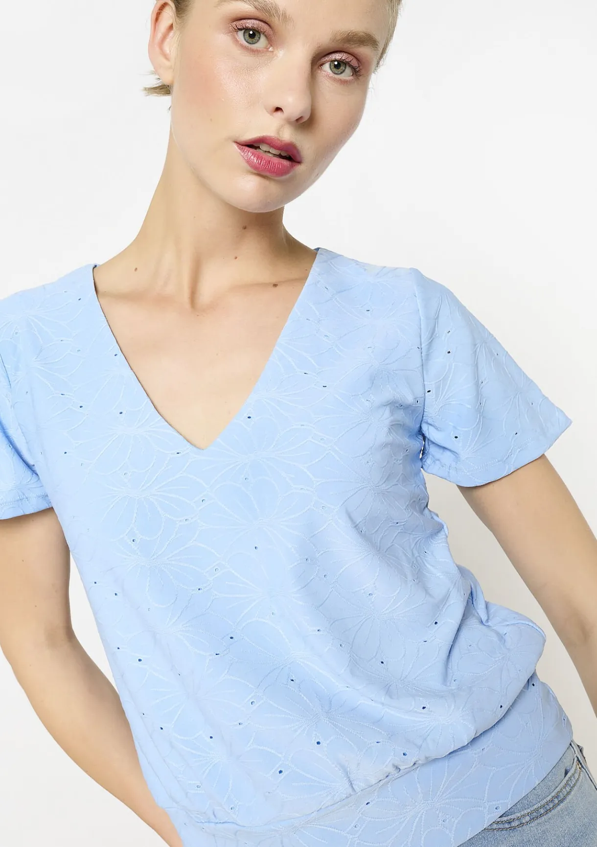 LolaLiza Romantische broderie t-shirt- Tops En T-Shirts