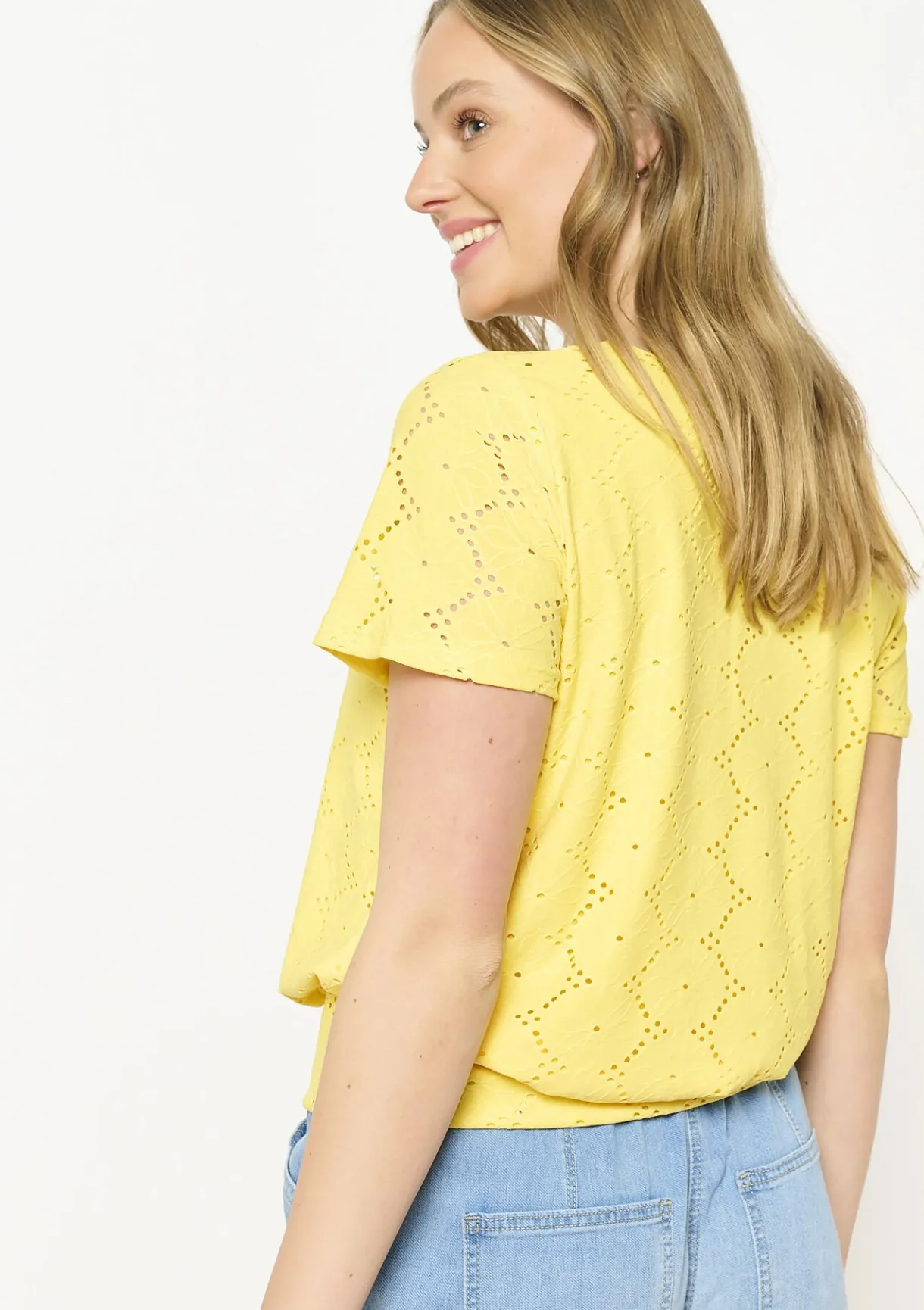 LolaLiza Romantische broderie t-shirt- Tops En T-Shirts