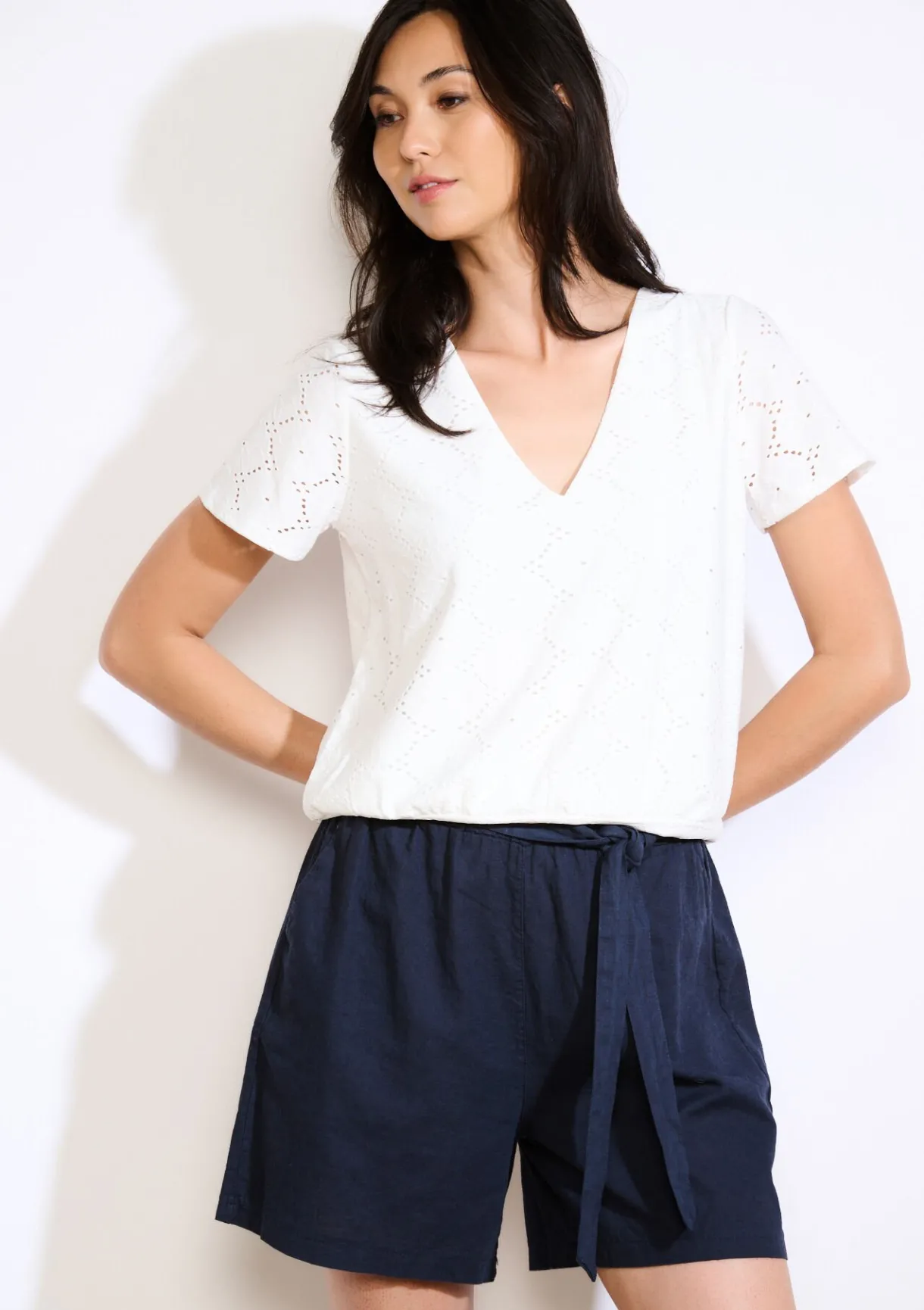 LolaLiza Romantische broderie t-shirt- Tops En T-Shirts