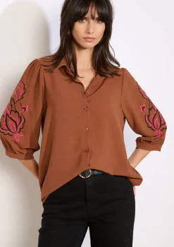 LolaLiza Shirt met geborduurde mouw- Blouses En Hemden