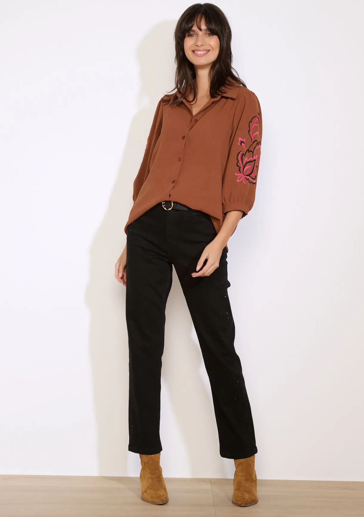 LolaLiza Shirt met geborduurde mouw- Blouses En Hemden