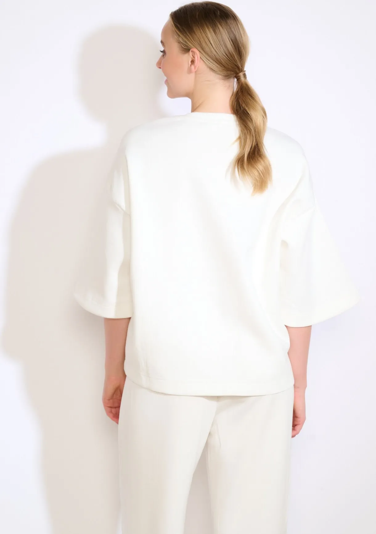 LolaLiza Sweat met paillettenbloem- Sweats