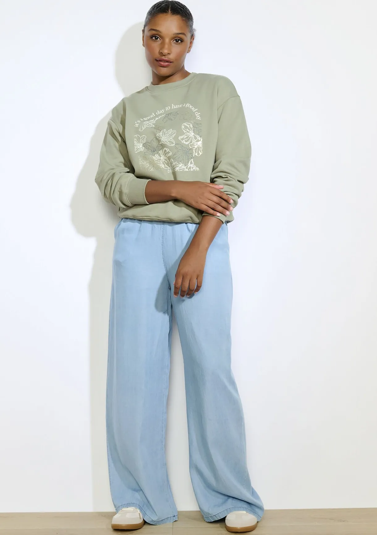 LolaLiza Sweater met tekst- Sweats