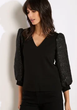 LolaLiza Top met geborduurde mouwen- Tops En T-Shirts