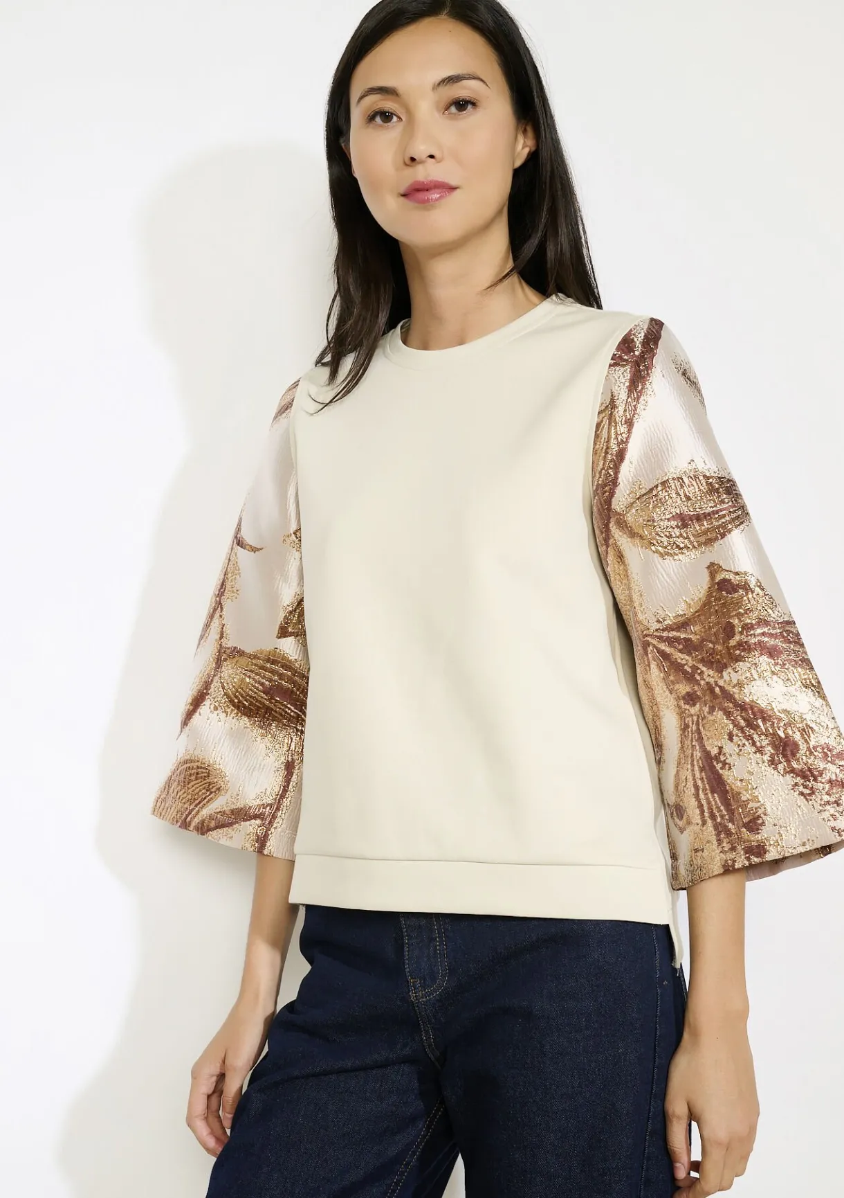 LolaLiza Trui met bloemen en paillettenmouwen- Sweats