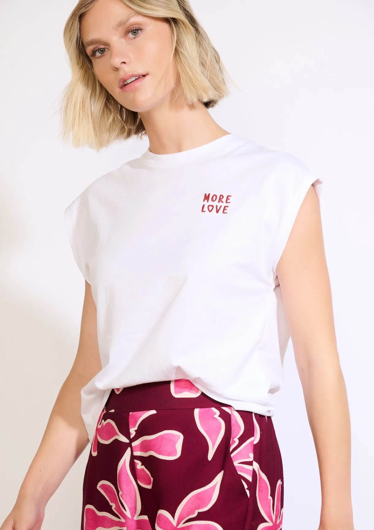 LolaLiza T-shirt met geborduurde tekst- Tops En T-Shirts