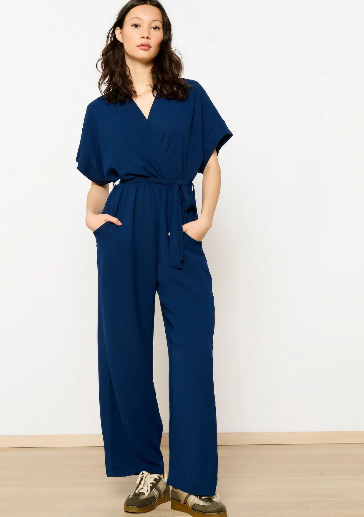 LolaLiza Vloeiende jumpsuit met ceintuur- Jumpsuits