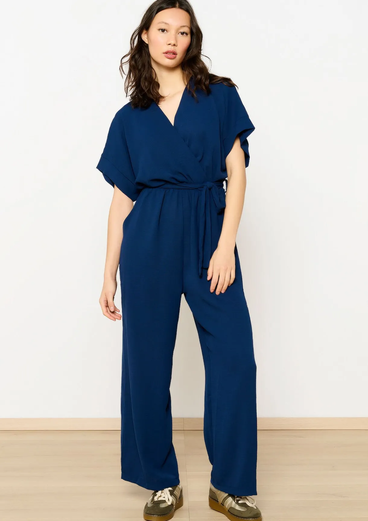LolaLiza Vloeiende jumpsuit met ceintuur- Jumpsuits